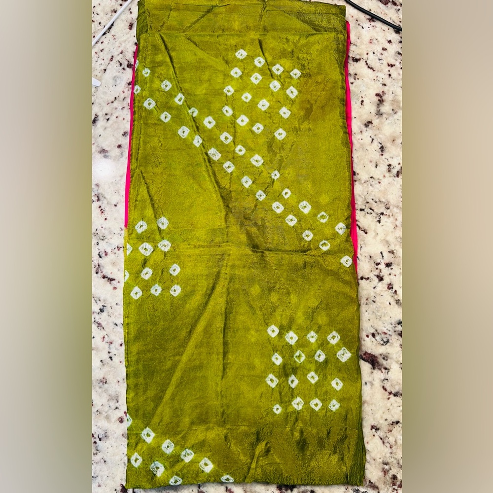 Bandhani Stole